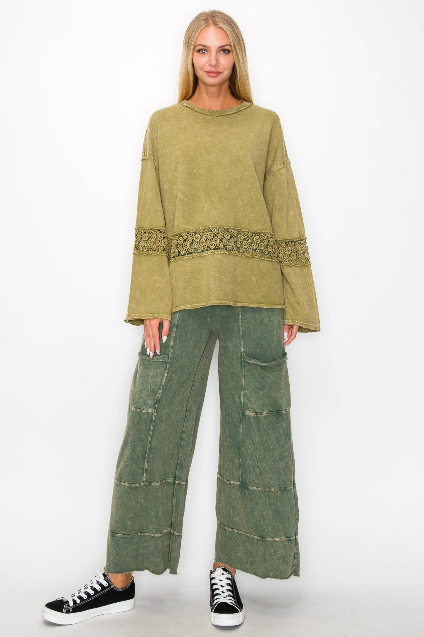 Mineral Wash BOHO Floral Lace Sweatshirt HT5504