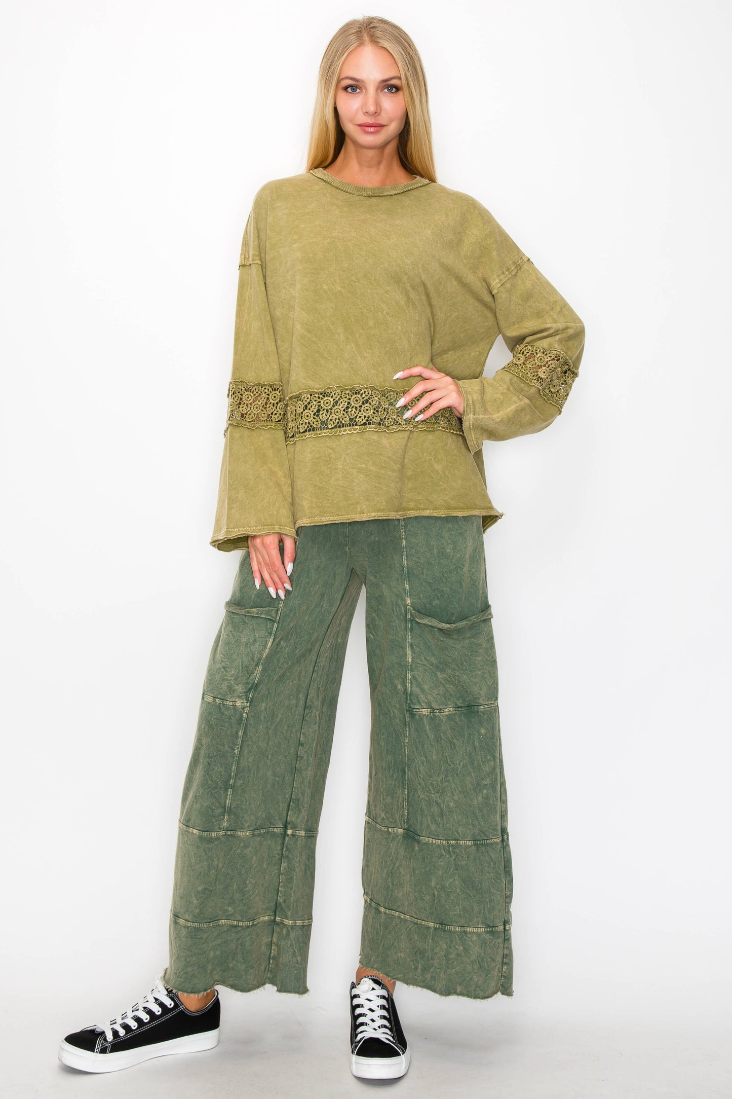 Mineral Wash BOHO Floral Lace Sweatshirt HT5504
