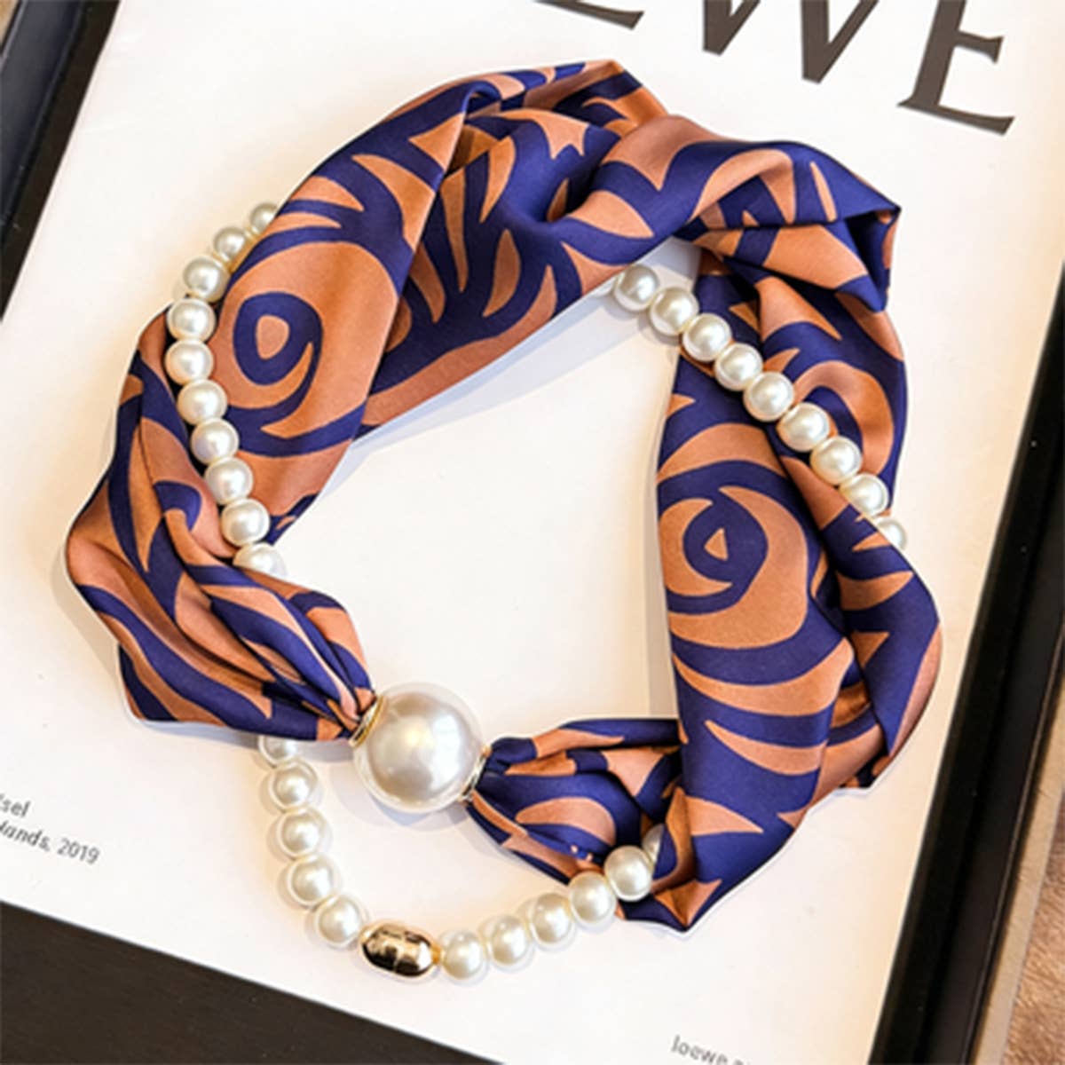 Pearl Magnetic Skinny Silk Neck Scarf_CWASC03934