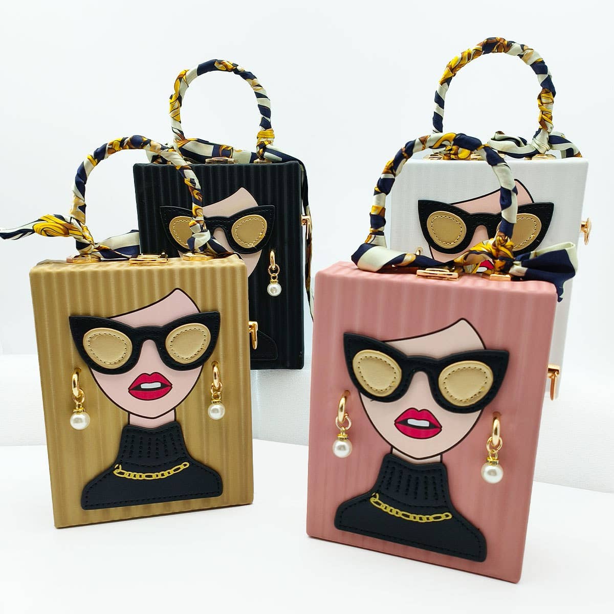 RETRO BEAUTY PATTERN CROSSBODY BAG_CWAB0986