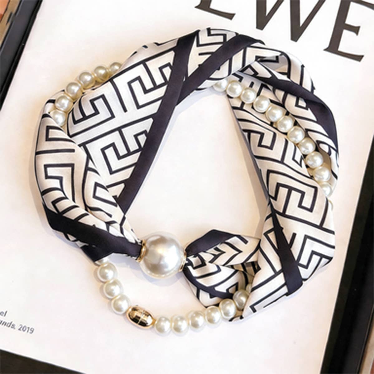 Pearl Magnetic Skinny Silk Neck Scarf_CWASC03934