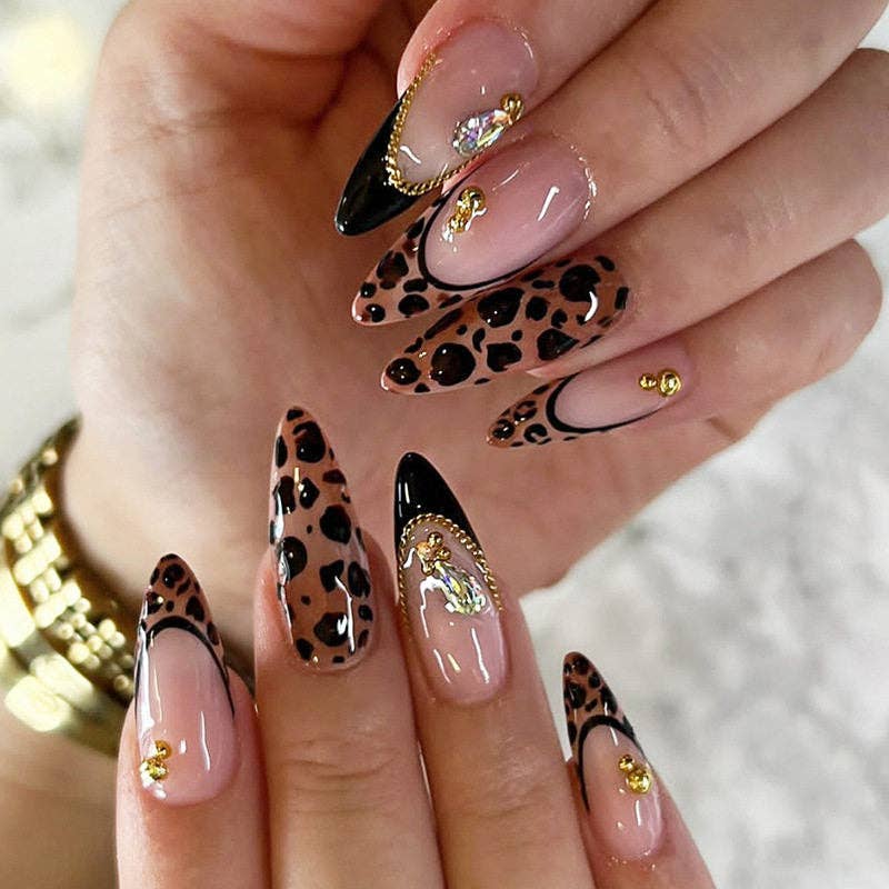 Almond Nails Winter Fall Leopard Print False Nails High Quality