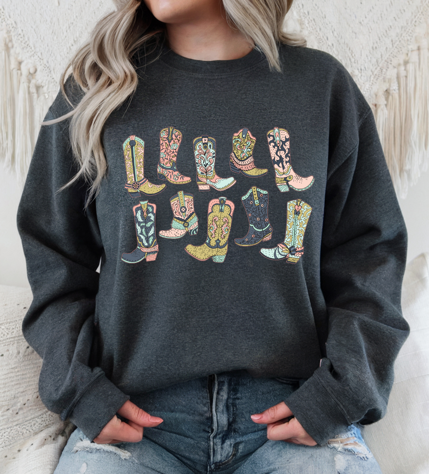 COWBOY BOOTS CREWNECK TEE/SWEATSHIRT