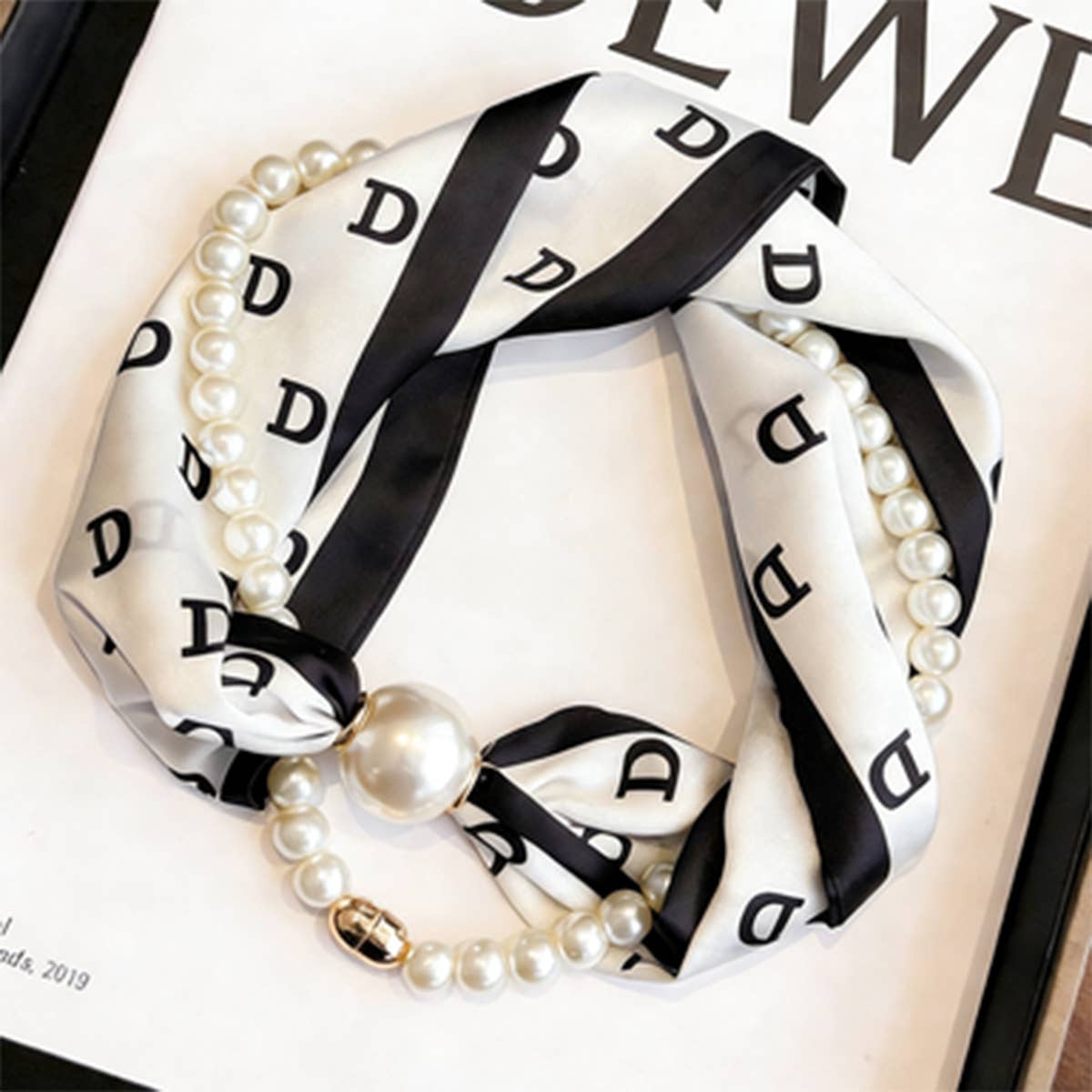 Pearl Magnetic Skinny Silk Neck Scarf_CWASC03934