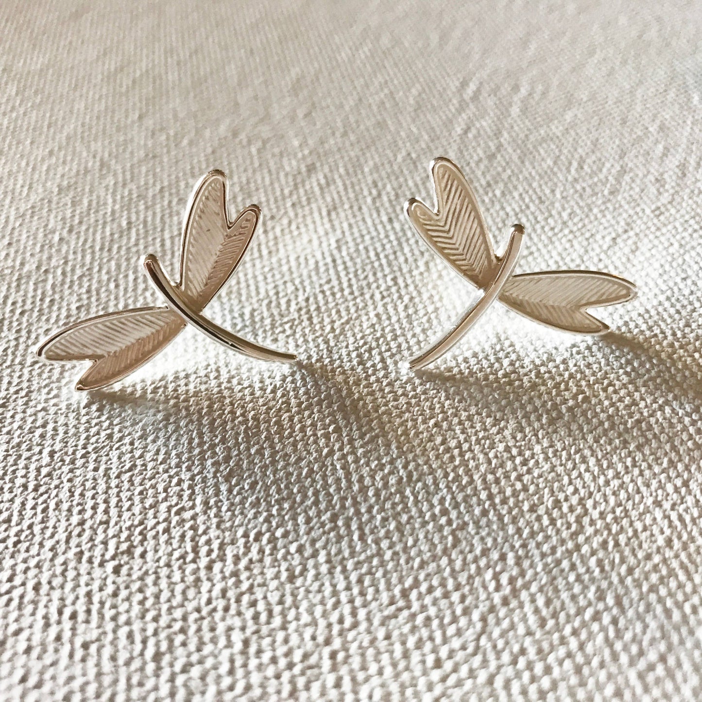 Dragonfly Jewelry Earrings / Silver Tone / LG on CARD