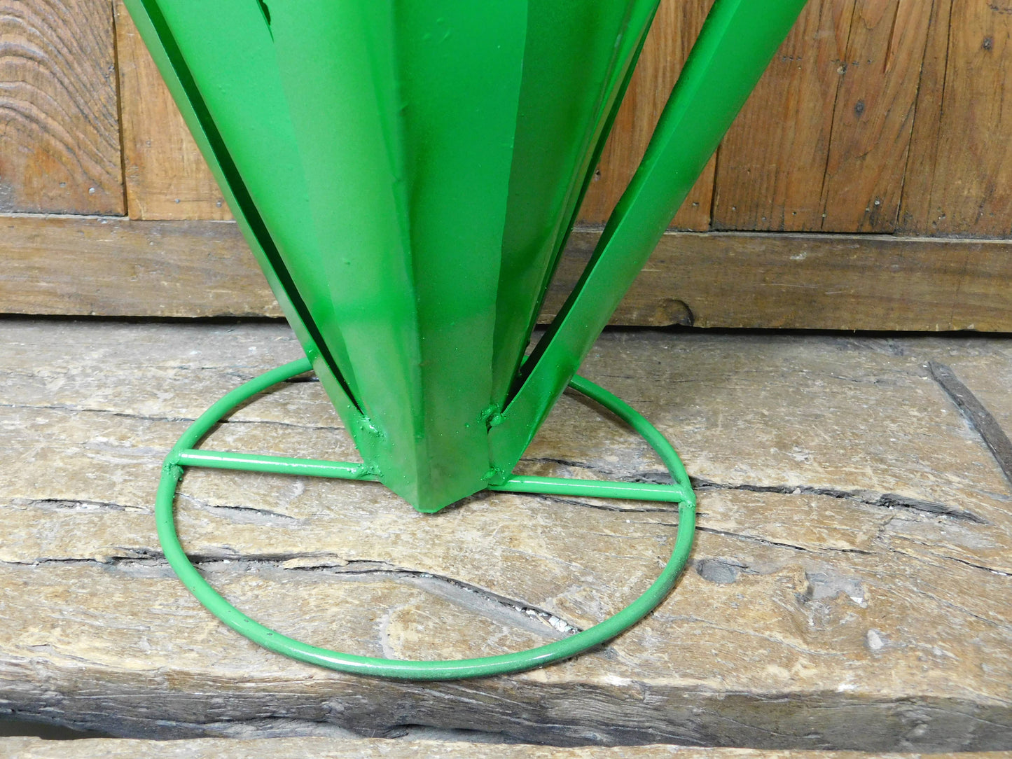 Ava-Turquoise Blossom Agave-WH-Green Metal Cactus-14x21H
