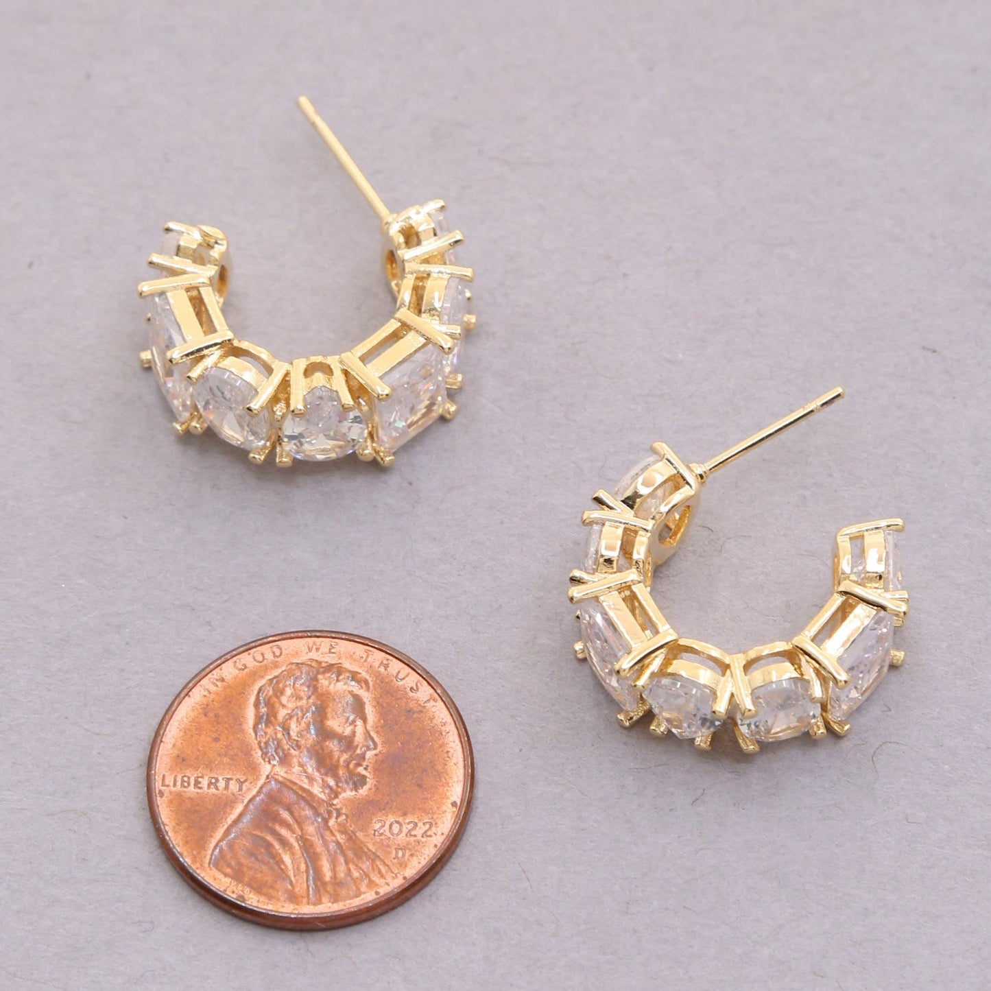 14K GOLD DIPPED CRYSTAL EDGE OPEN HOOP EARRING, KME 8695