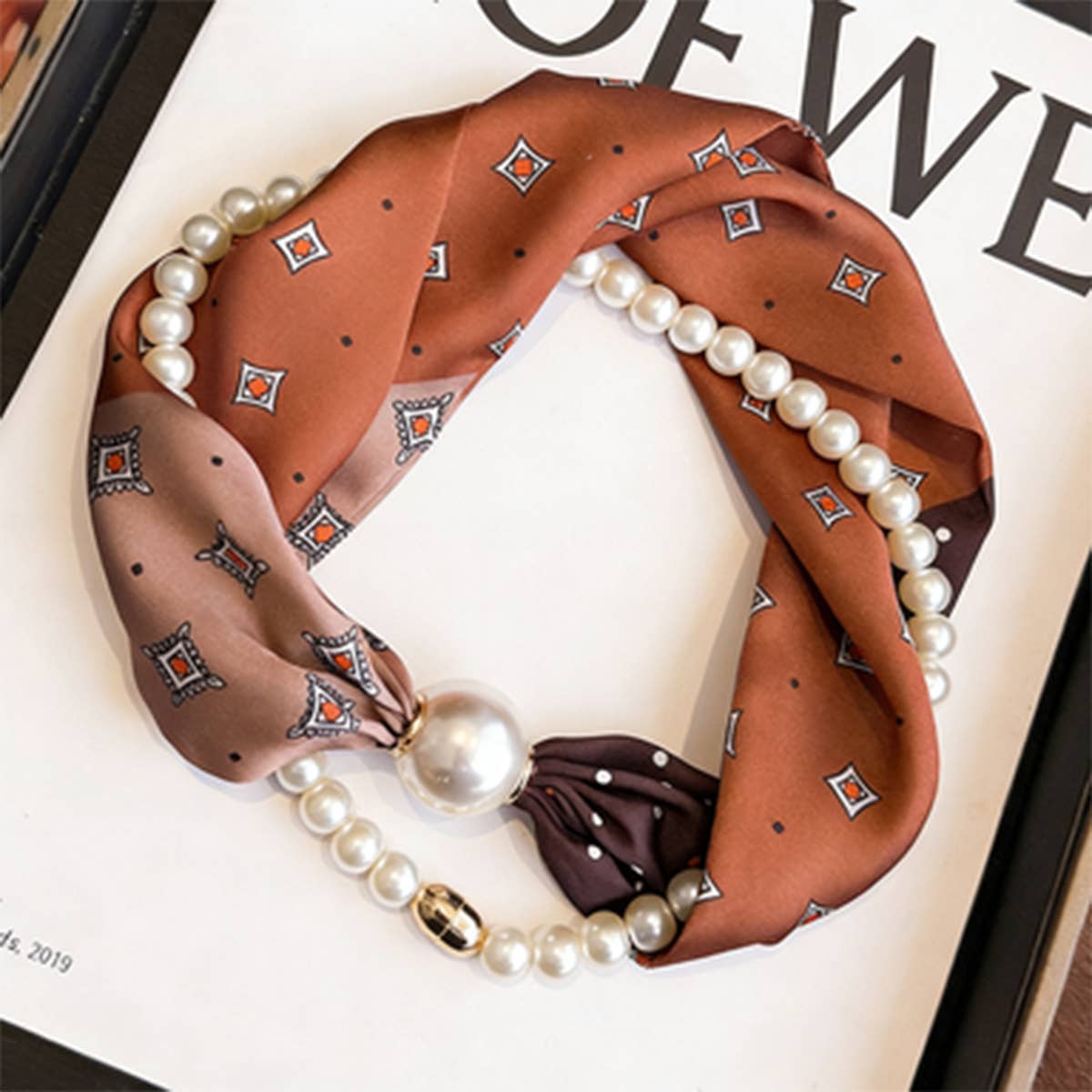 Pearl Magnetic Skinny Silk Neck Scarf_CWASC03934