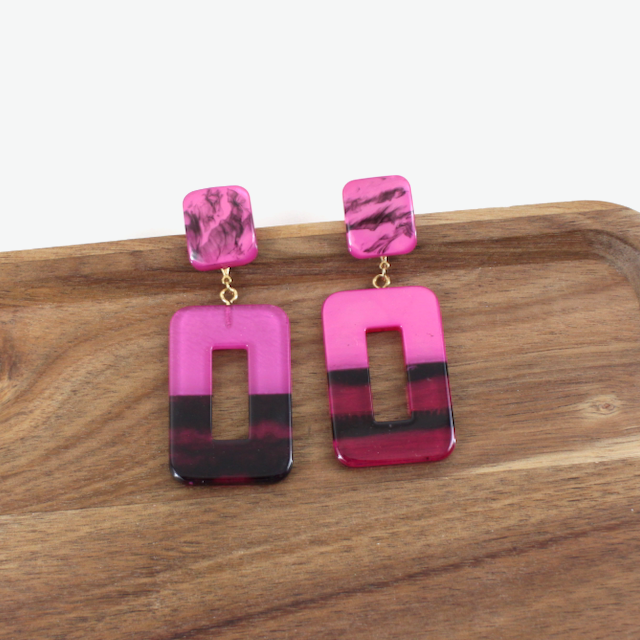 E26500 Bold Rectangle Dangle Acrylic Ring Earrings