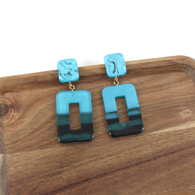 E26500 Bold Rectangle Dangle Acrylic Ring Earrings