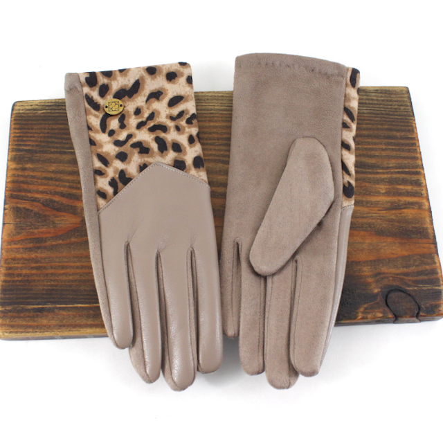 A26002 Faux Leather Leopard Contrast Gloves