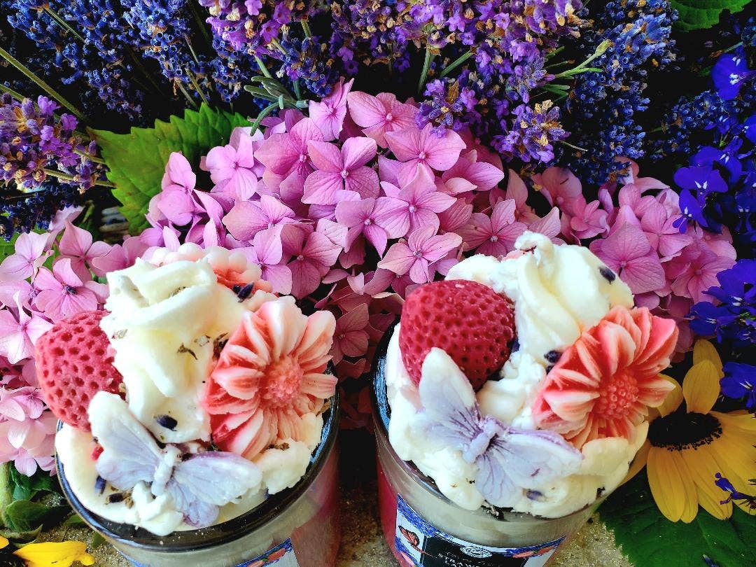 Lavender Strawberry Soy Drink Candle