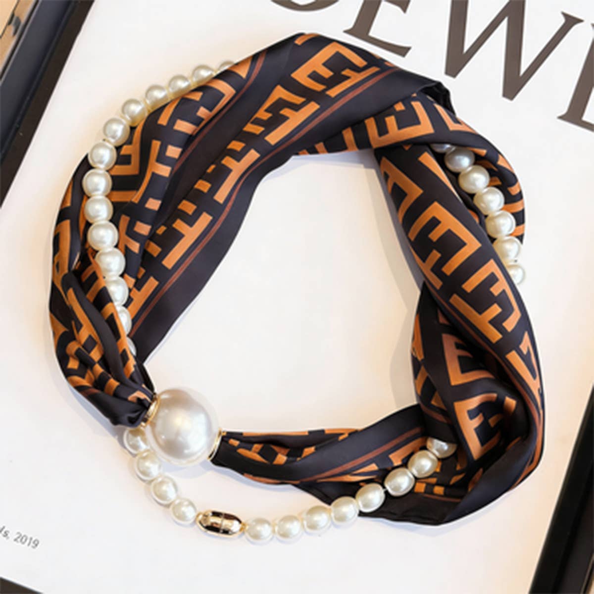 Pearl Magnetic Skinny Silk Neck Scarf_CWASC03934